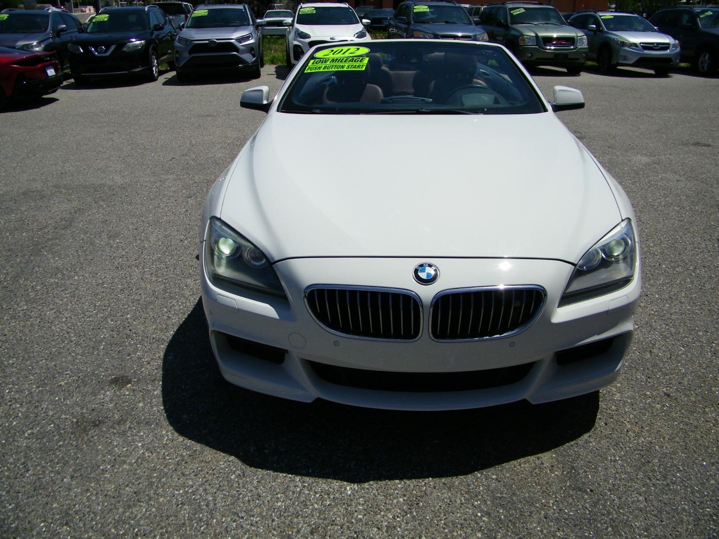 2012 White /Brown BMW 6-Series 640i Convertible (WBALW7C58CD) with an 3.0L L6 TURBO engine, 8-Speed Automatic transmission, located at 4000 Bee Ridge Road, Sarasota, FL, 34233, (941) 926-0300, 27.298664, -82.489151 - Photo#3